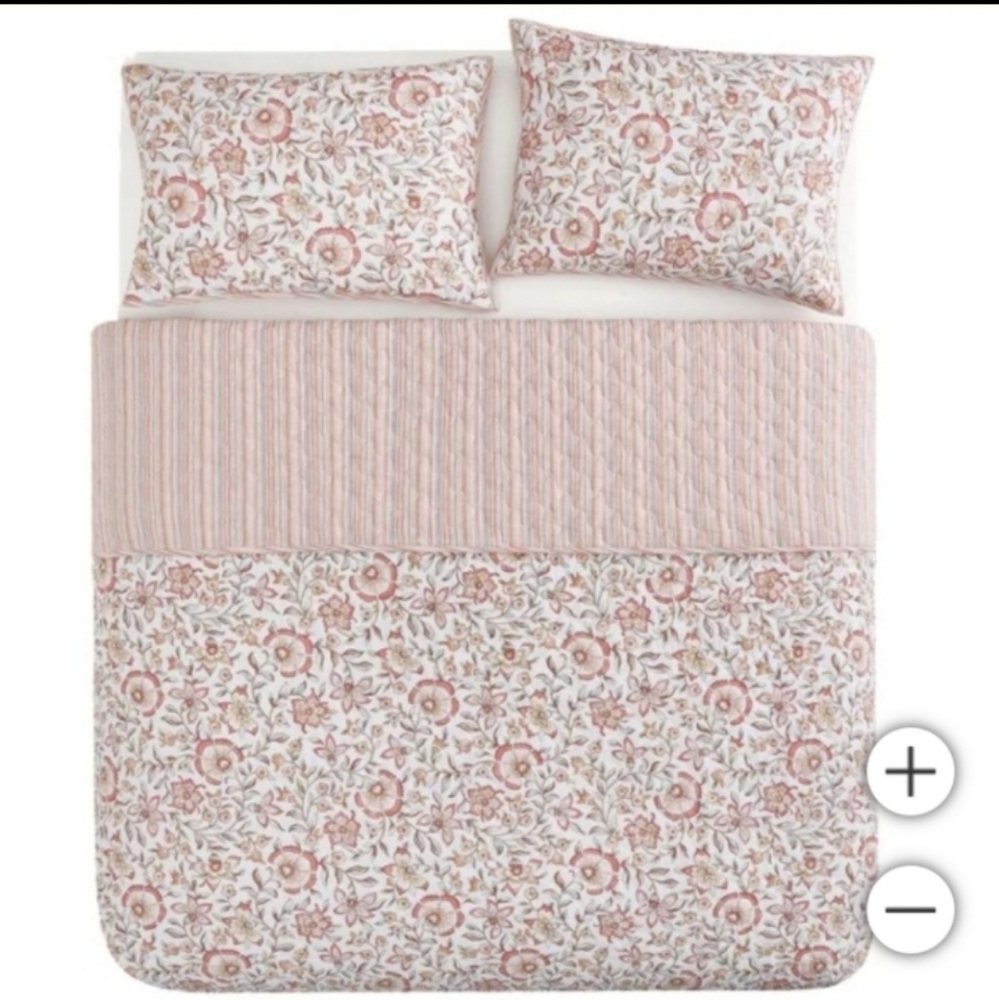 Caro Home Floral Patterned Bedding Set -